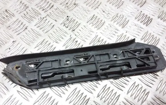 Volkswagen Touran I Front bumper mounting bracket 1T0807936