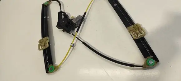 Skoda Octavia Mk3 (5E) Front door window regulator with motor 5E0837462