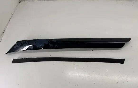 Ford Bronco Windshield trim M1PBS03682AGW M1PBS025A53