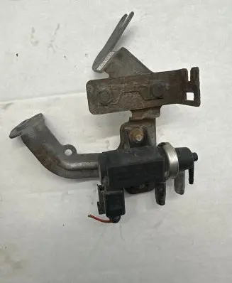 Volkswagen Phaeton Turbo solenoid valve 1J0906627C 03T15 72290303