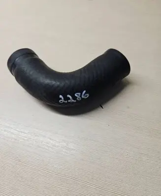 Coolant pipe/hose
