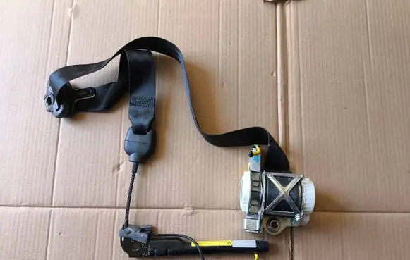 Ford Ka Front seatbelt 07354984130
