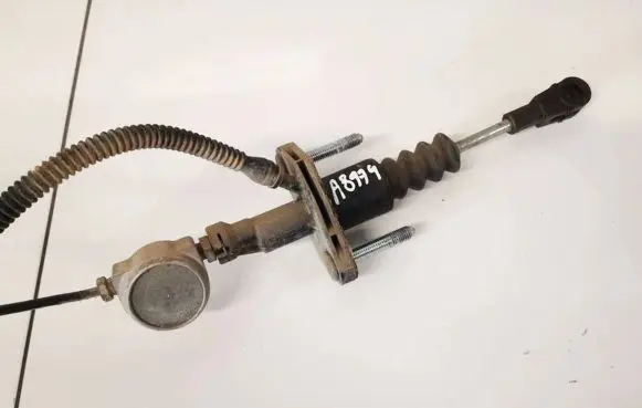 Opel Astra G Clutch master cylinder 90523769