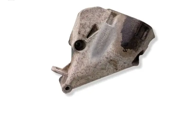 Volkswagen Polo IV 9N3 Engine mounting bracket 045199207M