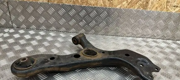 Toyota RAV 4 (XA40) Front lower control arm/wishbone
