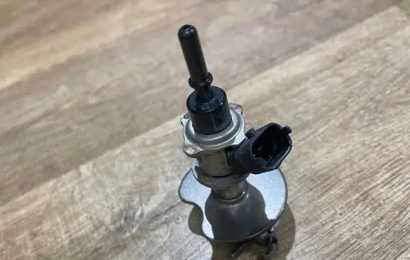 Land Rover Evoque II AdBlue injector MX73189E3AA 201208005126