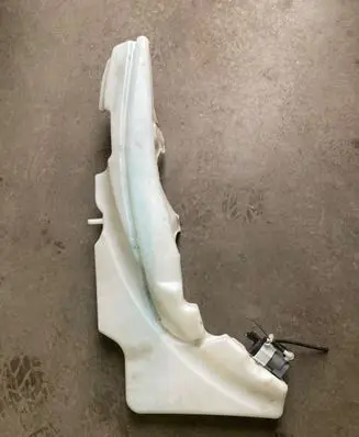 Nissan Pathfinder R51 Windshield washer fluid reservoir/tank 28910EB500 28910EB520 28910EB300
