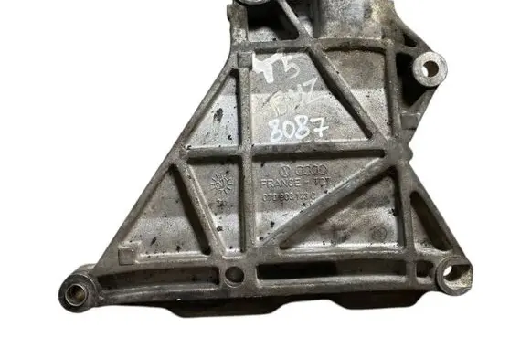 Volkswagen Transporter - Caravelle T5 Generator/alternator bracket 070903143C