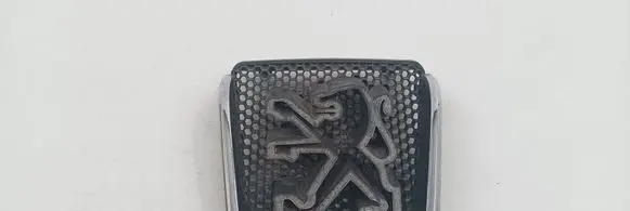 Peugeot 605 Manufacturer badge logo/emblem 9616721577 P605