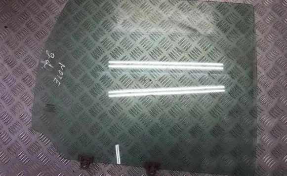 Nissan Note (E11) Rear door window glass
