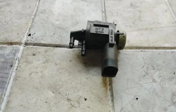 Vacuum valve