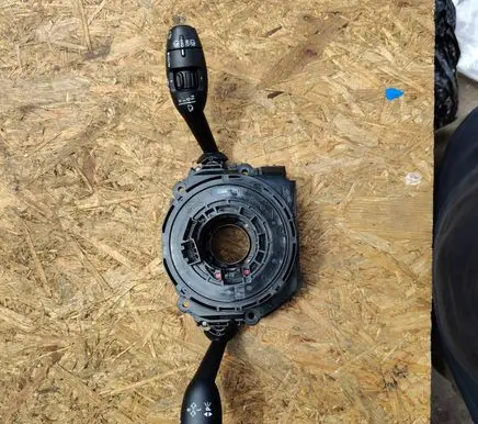 Mini One - Cooper F56 F55 Wiper turn signal indicator stalk/switch 9305954