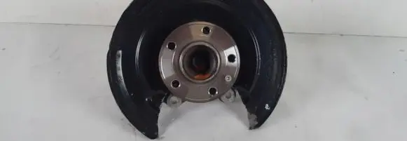 Volvo XC40 Front wheel hub spindle knuckle