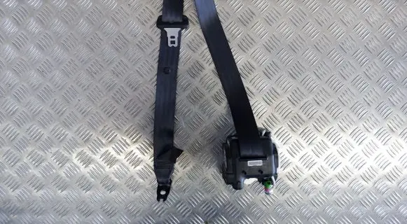 Volvo XC60 Middle seatbelt (rear) 