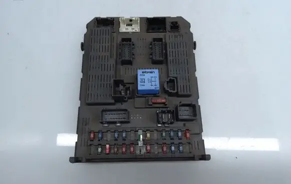 Renault Scenic II - Grand scenic II Engine control unit/module 9649301580