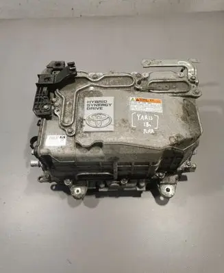 Toyota Yaris Voltage converter inverter G920052033