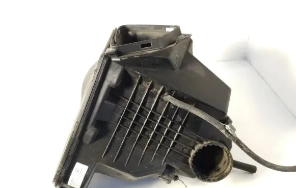 Audi A5 8T 8F Air filter box 8K0133835B