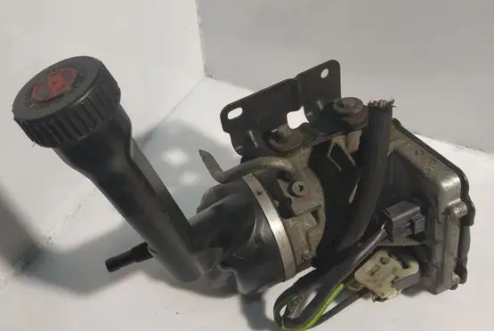 Citroen Berlingo Power steering pump 9670700480