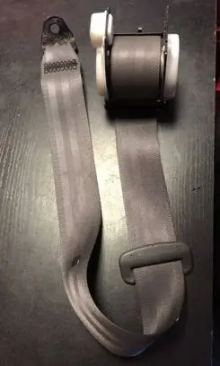 Mazda 323 F Rear seatbelt Bj3drh