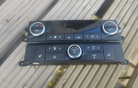 Chrysler Voyager Climate control unit P55111917AA