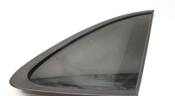 Porsche Macan (95B) Rear vent window glass 95B845298