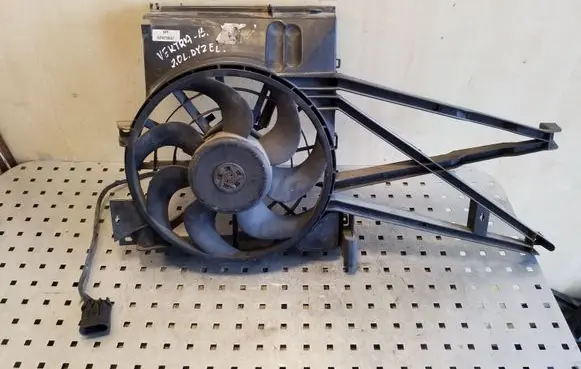 Opel Vectra B Radiator cooling fan shroud