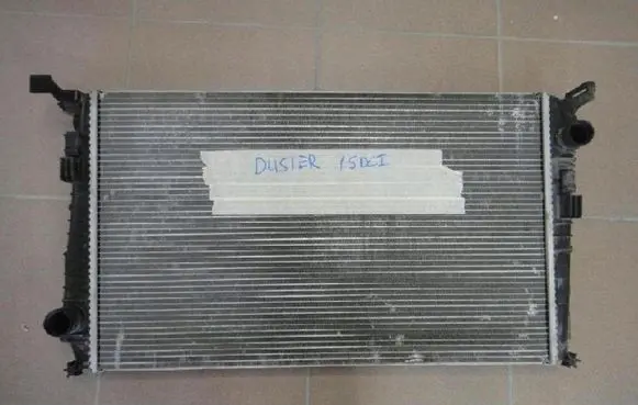 Dacia Duster Coolant radiator 8200880550