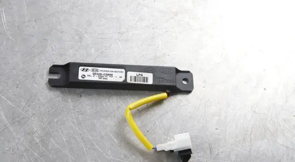 Hyundai Ioniq Aerial antenna amplifier 95420-G2000
