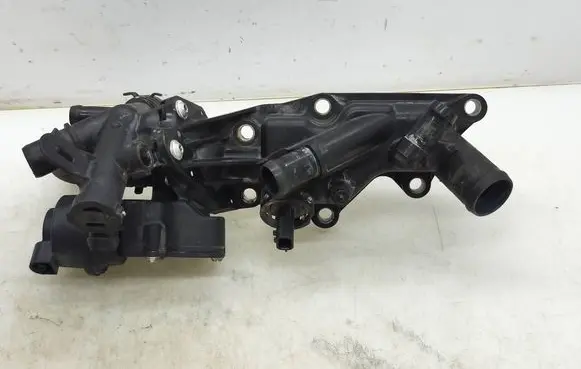 Nissan Qashqai Thermostat/thermostat housing 110600353R