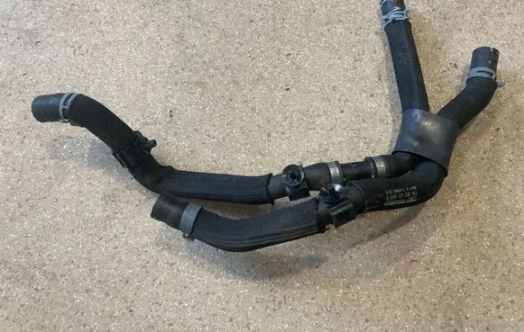 Audi e-tron Engine coolant pipe/hose 4KE121086