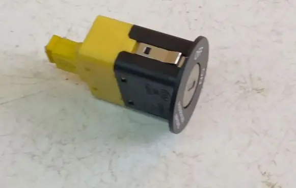 KIA Ceed Passenger airbag on/off switch 