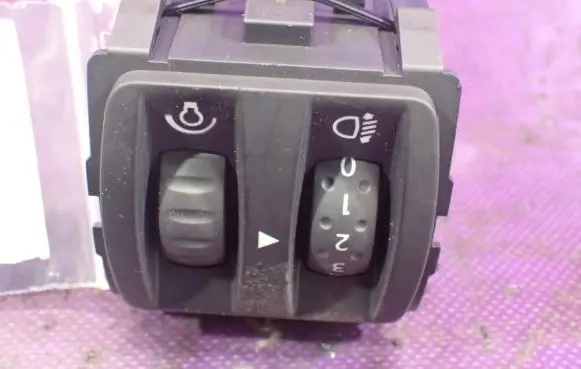 Renault Scenic II - Grand scenic II Light switch 8200121605B