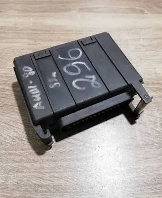 Volkswagen PASSAT B4 Ignition amplifier control unit KBA16673 HJS63010034