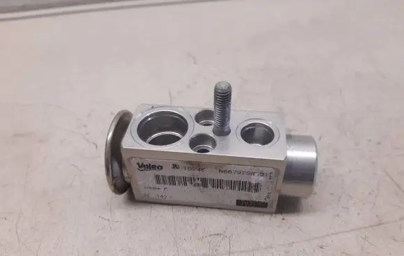 Mercedes-Benz SLK R171 Air conditioning (A/C) expansion valve 2208300384 324554