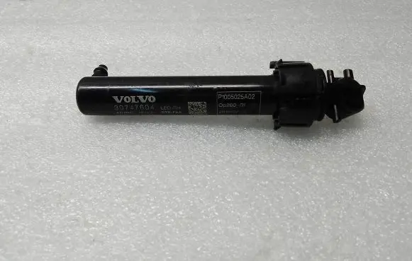 Volvo S60 Headlight washer spray nozzle 30747604 P1005025A02