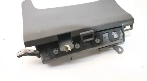 Toyota Prius (XW30) Knee airbag 