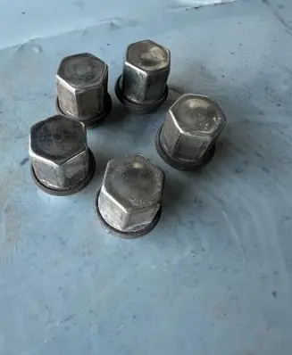 Land Rover Discovery Sport Nuts/bolts 