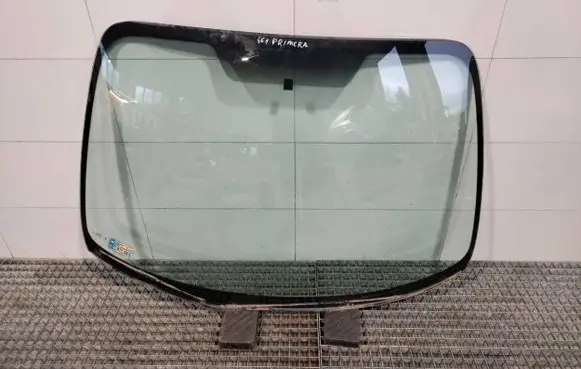 Nissan Primera Front windscreen/windshield window 