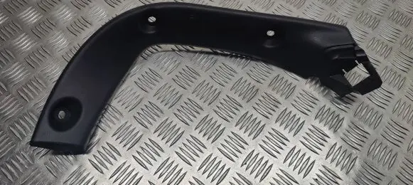 Tailgate trim