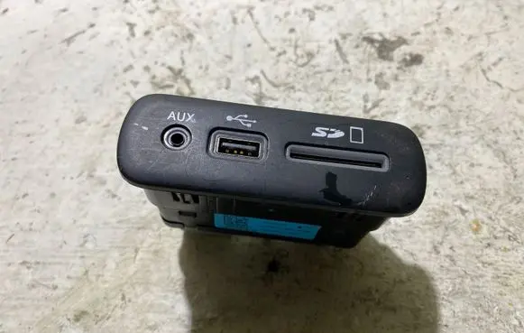 Dodge Challenger USB control unit 68294633AB AC00AAW78552