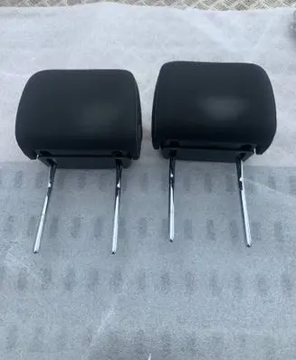 Volkswagen Tiguan Front seat headrest 