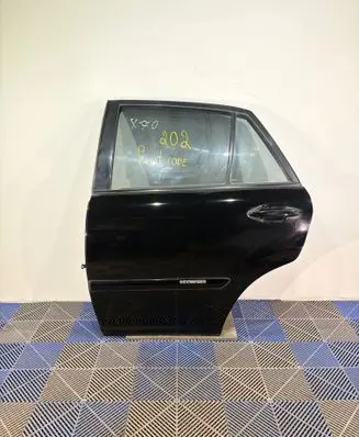 Lexus RX 330 - 350 - 400H Rear door 