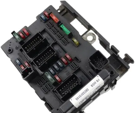 Peugeot 206 Fuse module 9646405380 BSMB4