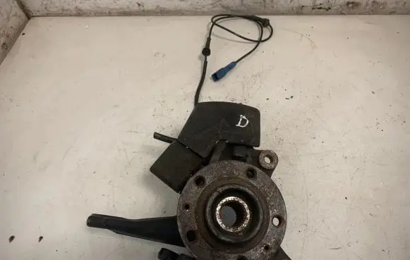 Front wheel hub
