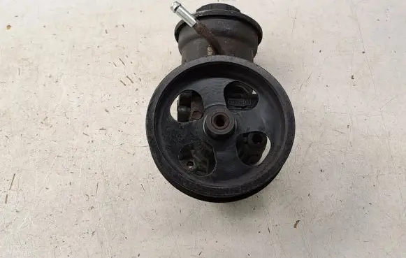 Toyota Corolla Verso AR10 Power steering pump 4431005120