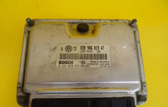 Volkswagen Golf IV Engine control unit/module 038906019AT 0281010974
