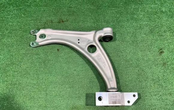 Volkswagen PASSAT B6 Front control arm 3C0407151G