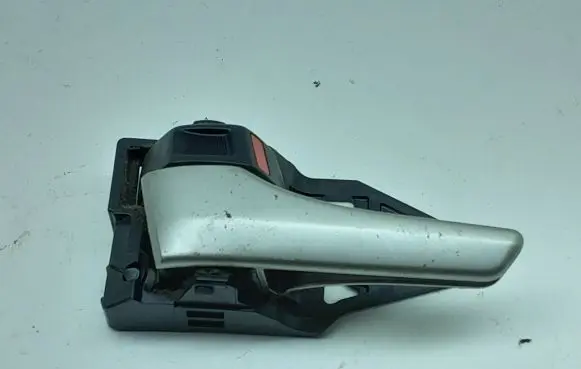 Toyota Prius (XW30) Front door interior handle