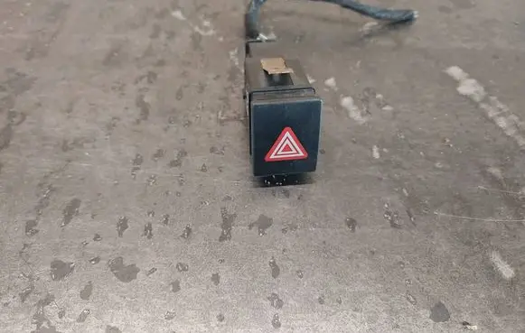Volkswagen Polo Hazard light switch 6Q0953235A