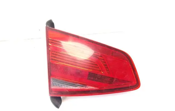 Volkswagen PASSAT B8 Tailgate rear/tail lights R1D02